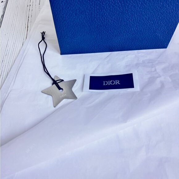 Authentic Dior Gift bag + Charm - Picture 2 of 4